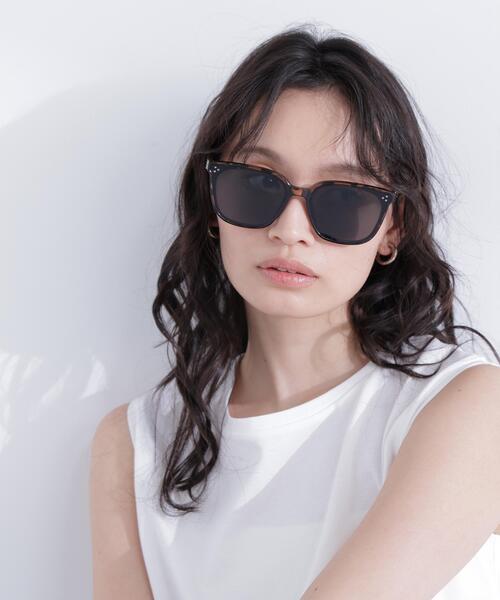 NATURAL BEAUTY BASIC(ナチュラルビューティーベーシック)の「◇スリークエッジグラス(サングラス・レディース・ブラウン/ブラック・フリ-)」の2枚目の写真