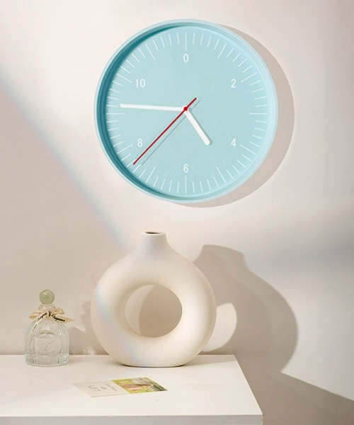 IRADOWL（アイラドール）の「【アイラドール room】ラウンド壁掛け時計（掛け時計・レディース・ブラック/グレイッシュベージュ/ライトブルー/グリーン/ホワイト・FREE）」の5枚目の写真