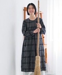 サニークラウズ 魔女の割烹着ワンピース〈レディース〉