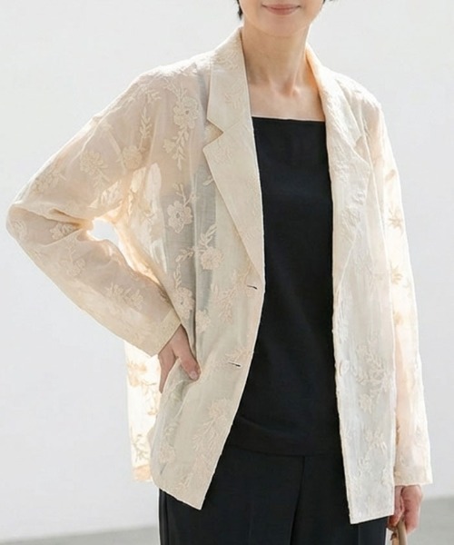 aquagarage（アクアガレージ）の「花柄刺繍テーラードジャケット（その他アウター・レディース・ブラック/アイボリー・FREE）」の3枚目の写真