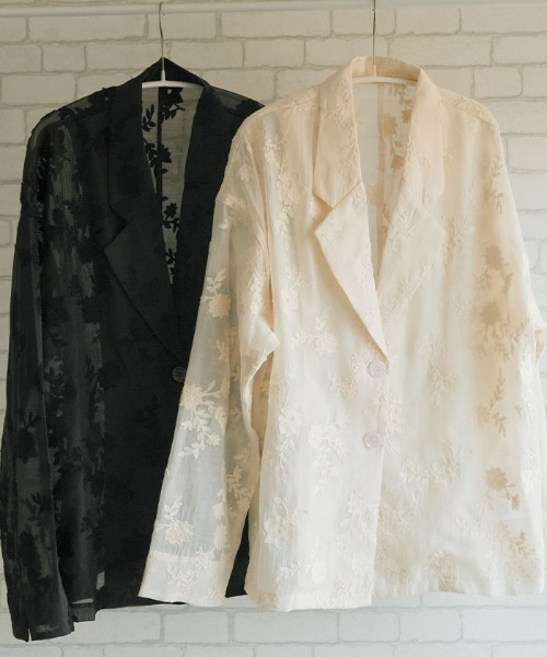 aquagarage（アクアガレージ）の「花柄刺繍テーラードジャケット（その他アウター・レディース・ブラック/アイボリー・FREE）」の11枚目の写真