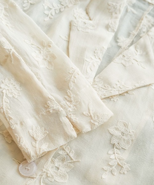 aquagarage（アクアガレージ）の「花柄刺繍テーラードジャケット（その他アウター・レディース・ブラック/アイボリー・FREE）」の13枚目の写真