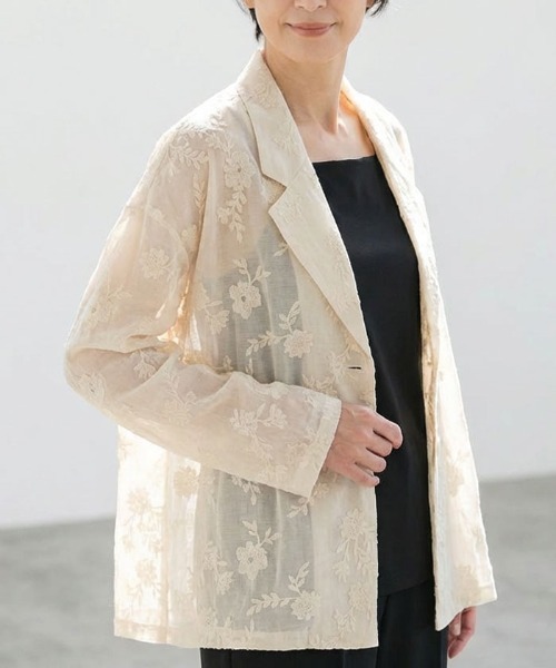 aquagarage（アクアガレージ）の「花柄刺繍テーラードジャケット（その他アウター・レディース・ブラック/アイボリー・FREE）」の4枚目の写真