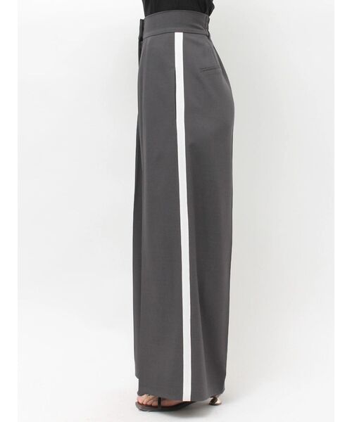 LAGUNAMOON(ラグナムーン)の「センタープレスラインパンツ 【春服】【オフィスカジュアル】(その他パンツ・レディース・チャコールグレー/ピンク・SMALL/MEDIUM)」の13枚目の写真