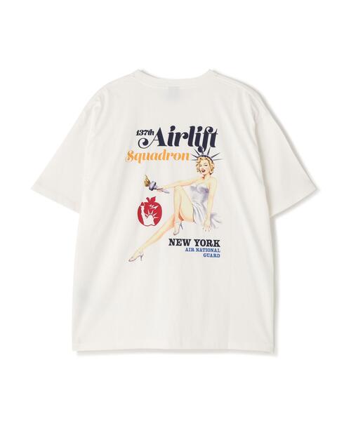AVIREX(アヴィレックス)の「《WEB&DEPOT限定》PINUP S/S T-SHIRT '26 / ピンナップ ショートスリーブ Tシャツ / AVIREX / アヴィレックス(Tシャツ/カットソー・メンズ・ブラック/オリーブ系/ホワイト・M/L)」の1枚目の写真