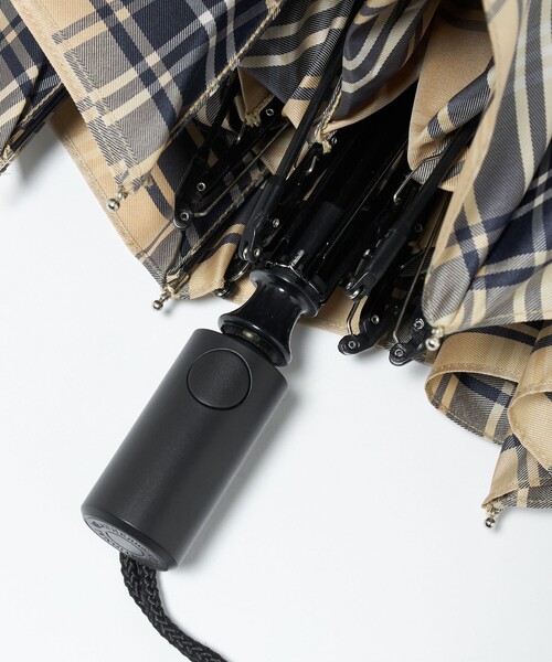 Traditional Weatherwear（トラディショナルウェザーウェア）の「＜Traditional Weatherwear＞オートマティック フォールディング アンブレラ 自動開閉式 折りたたみ傘 -晴雨兼用-（折りたたみ傘・メンズ・ベージュ/ダークグリーン・FREE）」の5枚目の写真