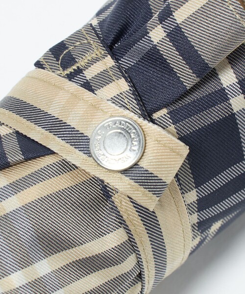 Traditional Weatherwear（トラディショナルウェザーウェア）の「＜Traditional Weatherwear＞オートマティック フォールディング アンブレラ 自動開閉式 折りたたみ傘 -晴雨兼用-（折りたたみ傘・メンズ・ベージュ/ダークグリーン・FREE）」の12枚目の写真