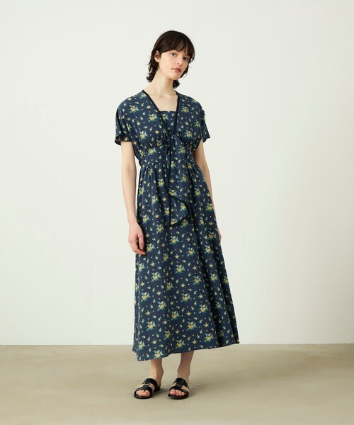 SOULEIADO（ソレイアード）の「レーヨンプリント フロントノットワンピース（ワンピース・レディース・ブラック系その他・36）」の2枚目の写真