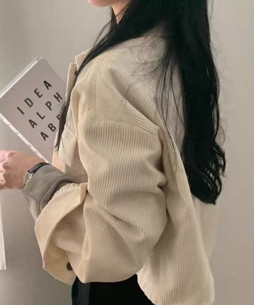 Alvia(アルビア)の「ショート丈シャツ(シャツ/ブラウス・レディース・ブラック/アイボリー/ブラウン/グレー・M)」の11枚目の写真