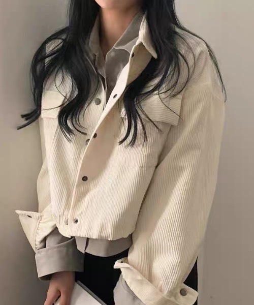 Alvia(アルビア)の「ショート丈シャツ(シャツ/ブラウス・レディース・ブラック/アイボリー/ブラウン/グレー・M)」の13枚目の写真