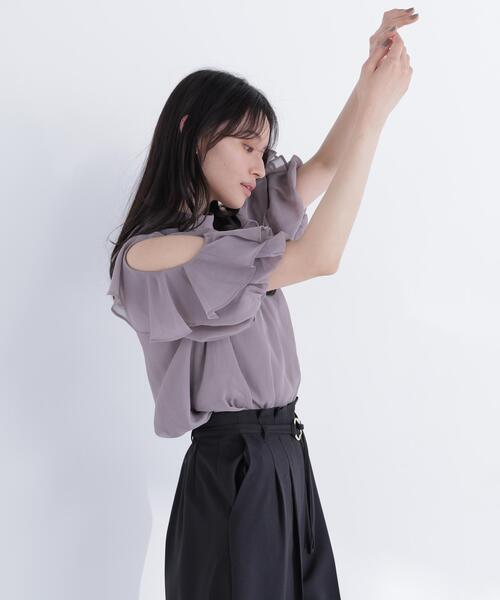NATURAL BEAUTY BASIC ショルダースリットフリルブラウス NATURAL BEAUTY BASIC（ナチュラルビューティーベーシック）の