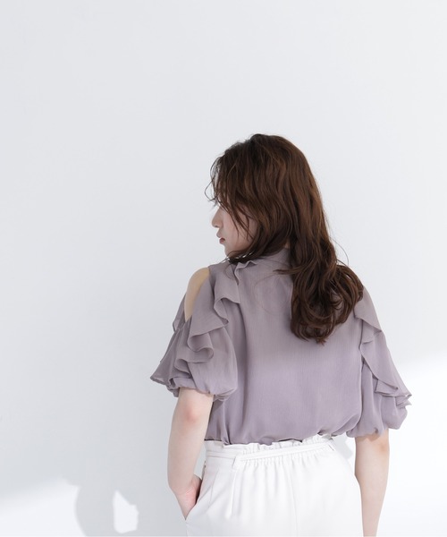 NATURAL BEAUTY BASIC（ナチュラルビューティーベーシック）の「ショルダースリットフリルブラウス（シャツ/ブラウス・レディース・ピンク/ブラウン/イエロー系その他・ﾌﾘ-）」の7枚目の写真