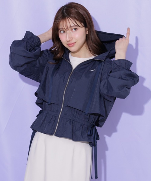 JILL by JILL STUART（ジルバイジルスチュアート）の「シアーナイロンジャケット（ブルゾン・レディース・ホワイト/ネイビー・FREE）」の3枚目の写真
