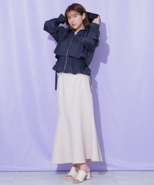 JILL by JILL STUART（ジルバイジルスチュアート）の「シアーナイロンジャケット（ブルゾン・レディース・ホワイト/ネイビー・FREE）」の7枚目の写真