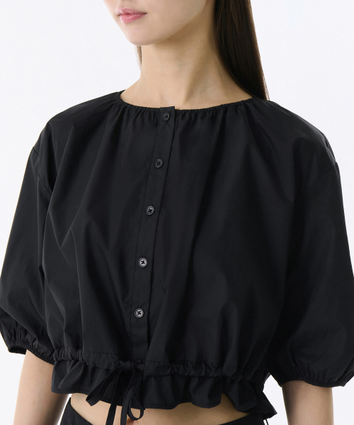 MUSINSA STANDARD WOMAN（ムシンサスタンダードウーマン）の「ウーマンズラウンドネックボリュームクロップブラウス[ブラック]（シャツ/ブラウス・レディース・その他・SMALL/MEDIUM/LARGE/X-SMALL）」の3枚目の写真