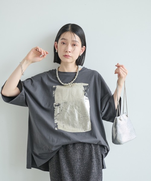 Shelly island(シェリーアイランド)の「箔プリントオーバーT(Tシャツ/カットソー・レディース・ホワイト/ブラック・FREE)」の14枚目の写真