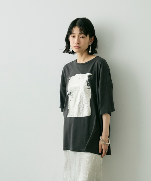 Shelly island(シェリーアイランド)の「箔プリントオーバーT(Tシャツ/カットソー・レディース・ホワイト/ブラック・FREE)」の18枚目の写真