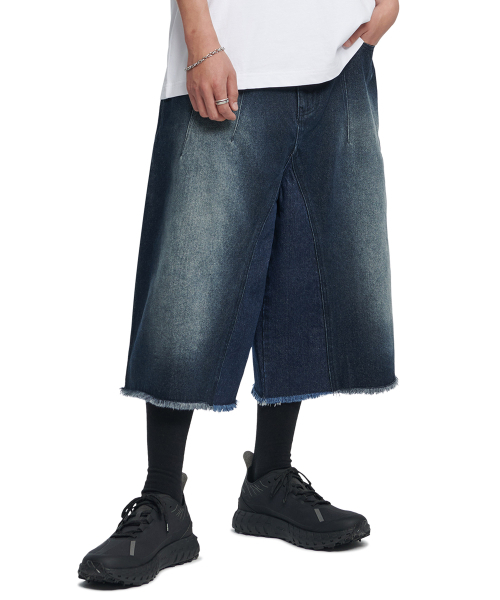 NOMANUAL(NOMANUAL)の「D.T WASHED DENIM BERMUDA PANTS - WASHED NAVY(その他パンツ・レディース・その他・SMALL/MEDIUM/LARGE/X-LARGE)」の1枚目の写真