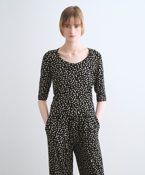 three dots(スリードッツ)の「トラベルライン ジェシカ(Tシャツ/カットソー・レディース・マルチ・M/S)」の1枚目の写真