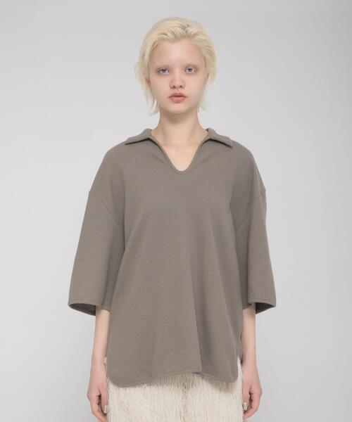LAATO(ラート)の「open collared tee(Tシャツ/カットソー・レディース・ライトブルー/アイボリー/ライトカーキ・FREE)」の2枚目の写真