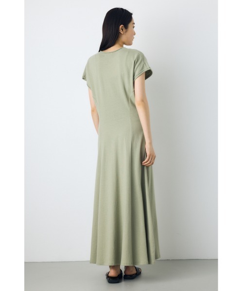 AZUL by moussy(アズールバイマウジー)の「【身長/骨格別着用画像あり】フィットフレアカットワンピース 春服 夏服 大人かわいい(ワンピース・レディース・ライトカーキ/ブラック/杢グレー・SMALL/MEDIUM)」の21枚目の写真