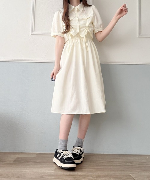 Nana(ナナ)の「ドローストリングシャツ×キャミワンピースセット(セットアップ・レディース・ベージュ/ブラック・FREE)」の9枚目の写真