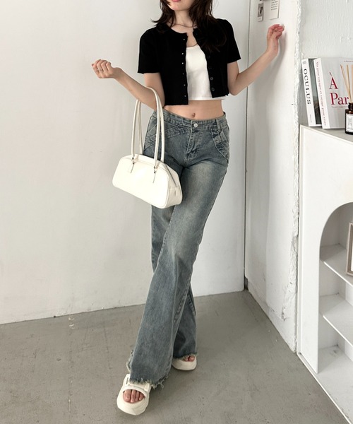 CLEA(クレア)の「フレア裾フリンジデニム(デニムパンツ・レディース・ブルー・M/L)」の6枚目の写真