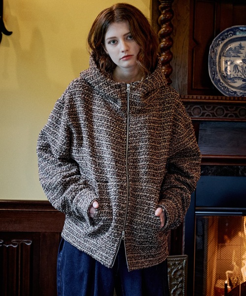 CASPER JOHN(キャスパージョン)の「High neck boucle blouson/ハイネックブークレブルゾン(ブルゾン・メンズ・グレー/レッド・SMALL/X-SMALL/LARGE/MEDIUM)」の2枚目の写真