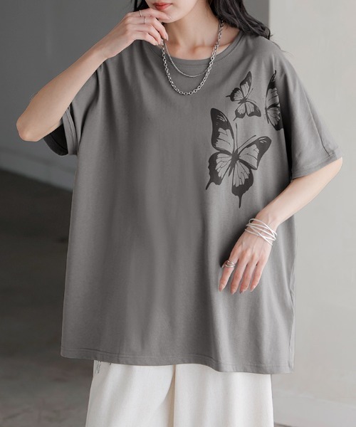 HUG.U(ハグユー)の「バタフライプリント綿Tシャツ(Tシャツ/カットソー・レディース・ホワイト/アッシュグレー/ブラック/レッド・FREE)」の11枚目の写真