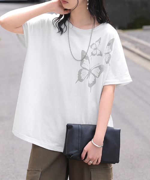 HUG.U(ハグユー)の「バタフライプリント綿Tシャツ(Tシャツ/カットソー・レディース・ホワイト/アッシュグレー/ブラック/レッド・FREE)」の22枚目の写真