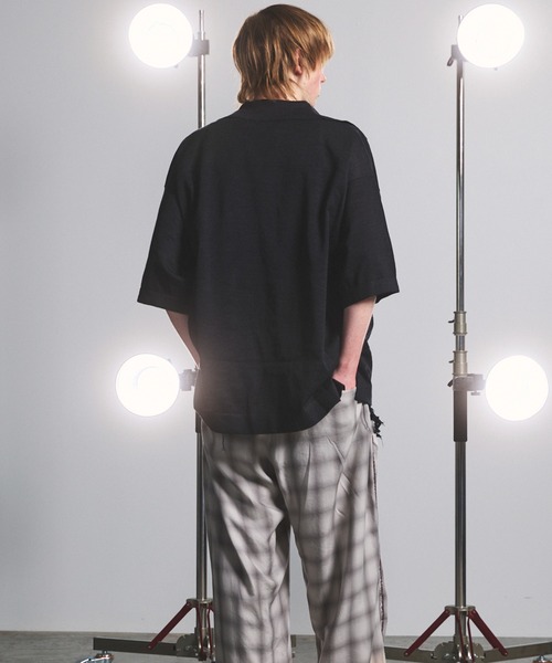 MAISON SPECIAL(メゾンスペシャル)の「《UNISEX》Ramie-SOLOTEX Prime-Over Deep Front Skipper Knit T-shirt/ラミーソロテックスプライムオーバーディープフロントスキッパーニットTシャツ【MAISON SPECIAL/メゾンスペシャル】(Tシャツ/カットソー・メンズ・サックスブルー/レッド/ブラック・0/1/2)」の7枚目の写真