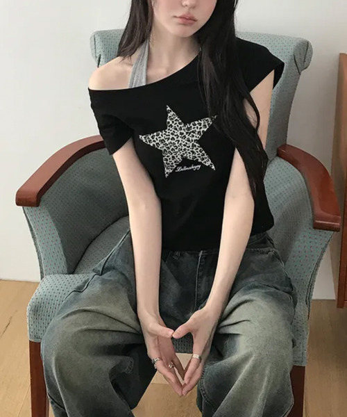 VIVID LADY(ビビッドレディー)の「レオパードスタープリント ワンショルダー半袖Tシャツ(Tシャツ/カットソー・レディース・ホワイト/ブラック・FREE)」の15枚目の写真