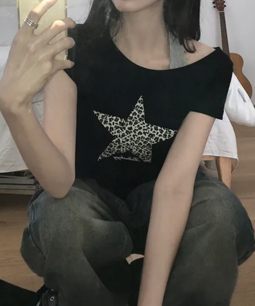 VIVID LADY(ビビッドレディー)の「レオパードスタープリント ワンショルダー半袖Tシャツ(Tシャツ/カットソー・レディース・ホワイト/ブラック・FREE)」の16枚目の写真