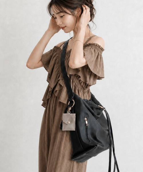 メンズのショルダーバッグ（ブラック/黒色系・フリンジ）ファッション