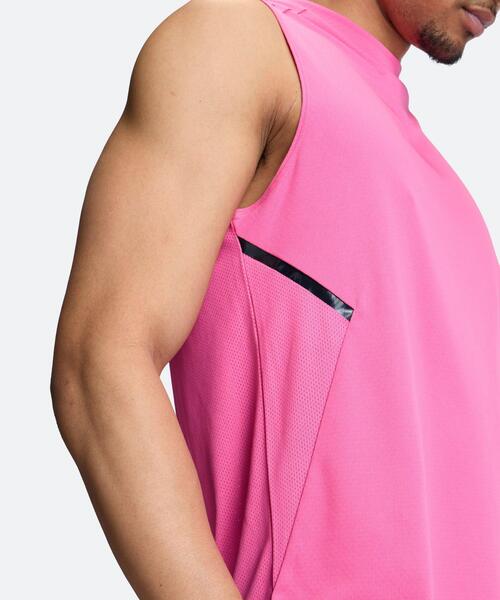 UNDER ARMOUR(アンダーアーマー)の「UAアーマードライ スリーブレス シャツ(トレーニング/メンズ)(タンクトップ・メンズ・ピンク系・2XL/M/XL/S/L)」の5枚目の写真