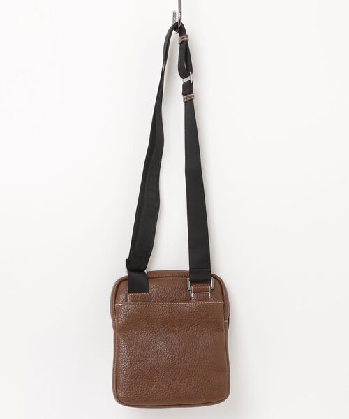Guess(ゲス)の「BOSTON Flat Crossbody ショルダーバッグ(ショルダーバッグ・メンズ・ブラウン/ブラック・ONE SIZE)」の15枚目の写真