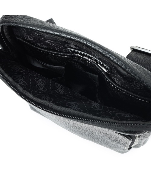 Guess(ゲス)の「BOSTON Flat Crossbody ショルダーバッグ(ショルダーバッグ・メンズ・ブラウン/ブラック・ONE SIZE)」の13枚目の写真