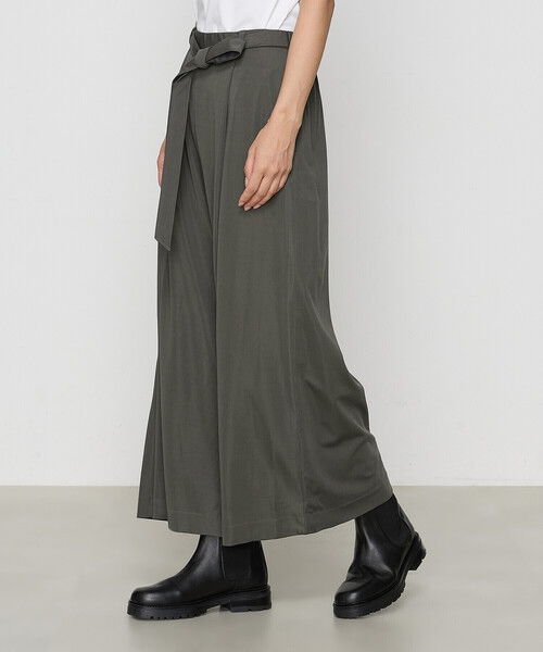 Gabardine K.T（ギャバジンケーティー）の「【セットアップ】ハイテンションポンチ WEEKEND パンツスーツ（その他パンツ・レディース・グレー/ブラック・9号）」の7枚目の写真