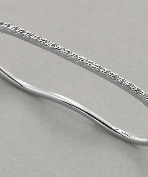 PLUS VENDOME(プラス ヴァンドーム)の「FINELINETATTOO_ダブルフィンガーリング(リング・レディース・シルバー/ゴールド・M)」の6枚目の写真