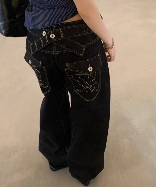 SHERU（シェル）の「濃黒生デニム 筆記体 R 刺繍バックポケット ウエストベルト付き超ワイドルーズジーンズ ユニセックスストリート古着パンツ（デニムパンツ・レディース・ブラック・S/M/L）」の8枚目の写真