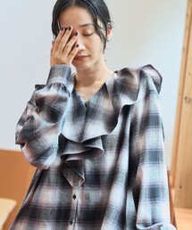 オンブレチェック ラッフルカラーライトネルブラウス