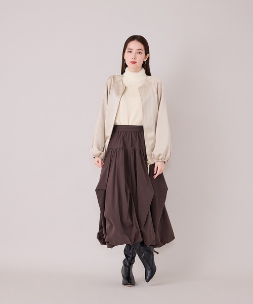 Audie a Muses(オーディアミューズ)の「ふっくらギャザーディテールジップアップブルゾン(ブルゾン・レディース・ベージュ/ネイビー・FREE)」の3枚目の写真