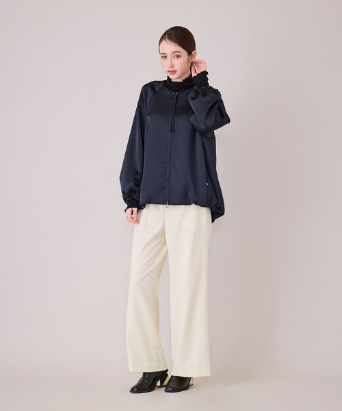 Audie a Muses(オーディアミューズ)の「ふっくらギャザーディテールジップアップブルゾン(ブルゾン・レディース・ベージュ/ネイビー・FREE)」の14枚目の写真