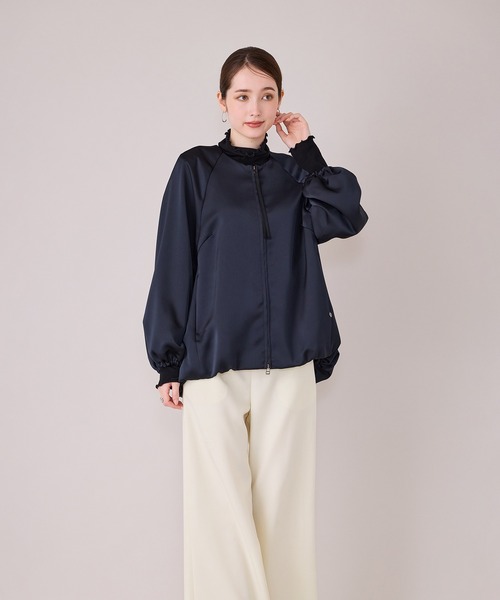 Audie a Muses(オーディアミューズ)の「ふっくらギャザーディテールジップアップブルゾン(ブルゾン・レディース・ベージュ/ネイビー・FREE)」の17枚目の写真