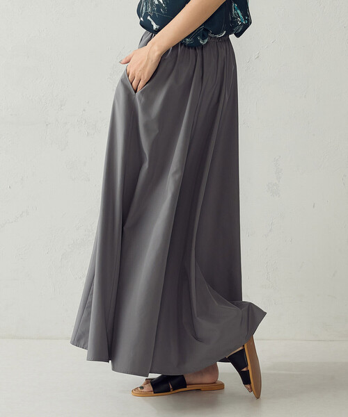COMME CA ISM（コムサイズム）の「ポリエステルタフタ ボリュームギャザースカート（スカート・レディース・グレー/ブラック・FREE）」の8枚目の写真