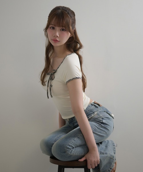 M DOLLY（エムドリー）の「*M DOLLY original* Check ribbon logo moa tops / チェックリボンロゴモアトップス（Tシャツ/カットソー・レディース・アイボリー/ダークグレー・FREE）」の6枚目の写真