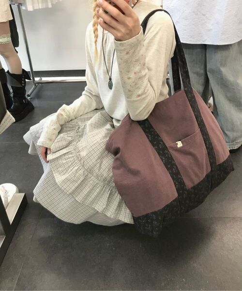 OHESHIO（オヘシオ）の「VINTAGE FLORAL TOTE BAG, PURPLE（トートバッグ・レディース・その他・FREE）」の13枚目の写真