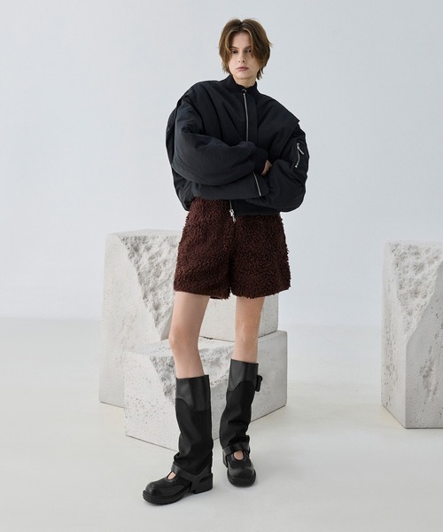 CHARLES & KEITH(チャールズ & キース)の「コンバーチブル ルーシュド ロングブーツ(ブーツ・レディース・ブラック/サンドベージュ・24.5cm/23.5cm/23cm)」の1枚目の写真