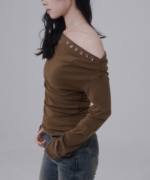 ENVYM(アンビー)の「ピグメント アイレット オフショル トップス(Tシャツ/カットソー・レディース・グレー/ブラウン/カーキ・FREE)」の18枚目の写真
