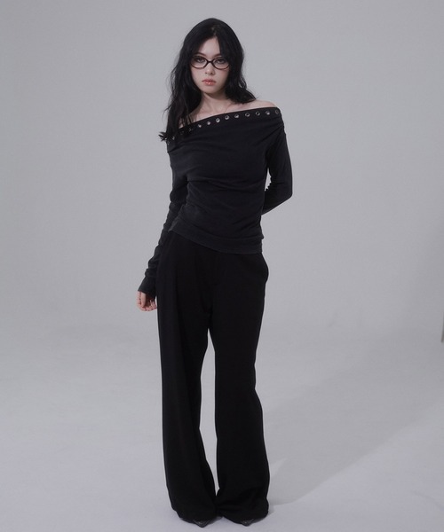 ENVYM(アンビー)の「ピグメント アイレット オフショル トップス(Tシャツ/カットソー・レディース・グレー/ブラウン/カーキ・FREE)」の6枚目の写真